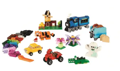 LEGO Classic Medium Creative Brick Box - Image 4